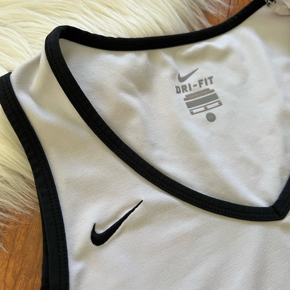 Nike Team Fitted V-Neck Sleeveless Tank Top in White with Black Trim - Picture 6 of 11